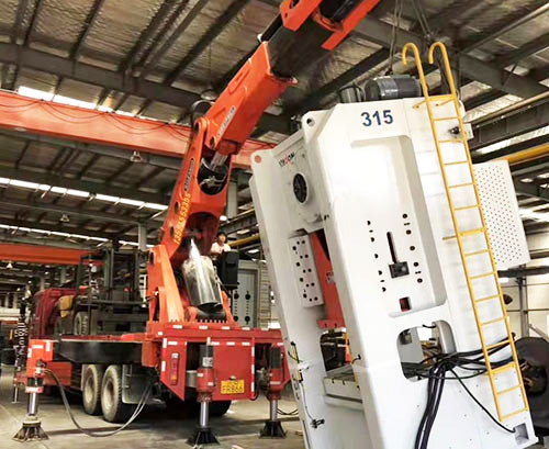 东路镇附近随车吊出租，轻松解决运输难题