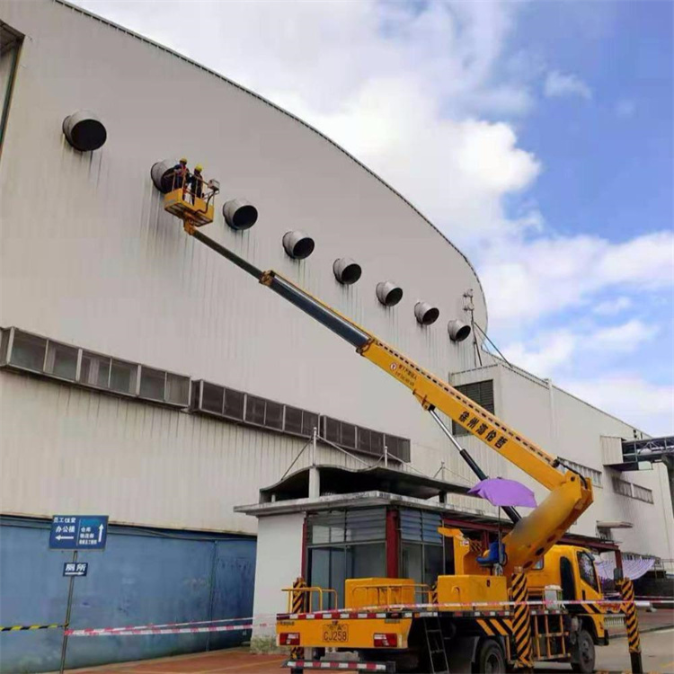 东路镇高空作业车出租服务：专业广告牌安装解决方案