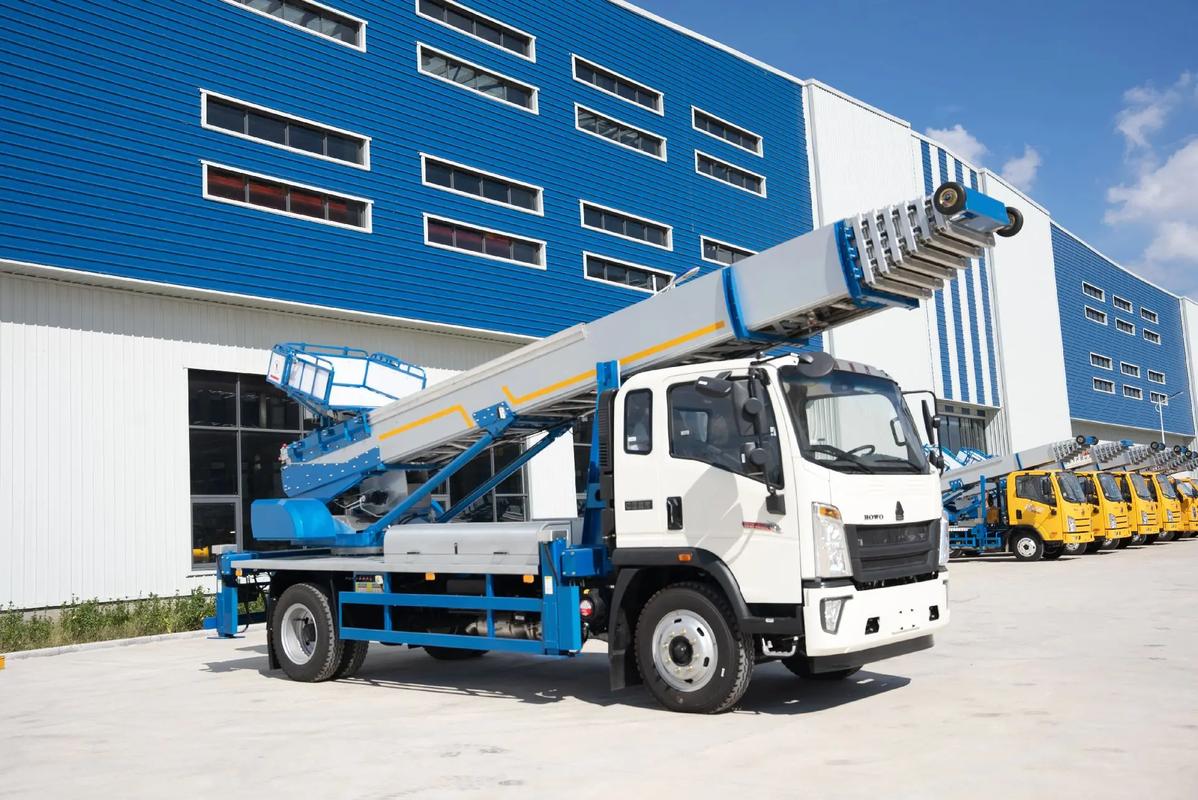 东路镇出租云梯车高空作业车 建筑垃圾搬运