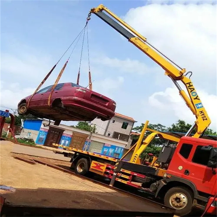 东路镇吊车吊汽车的正确方法